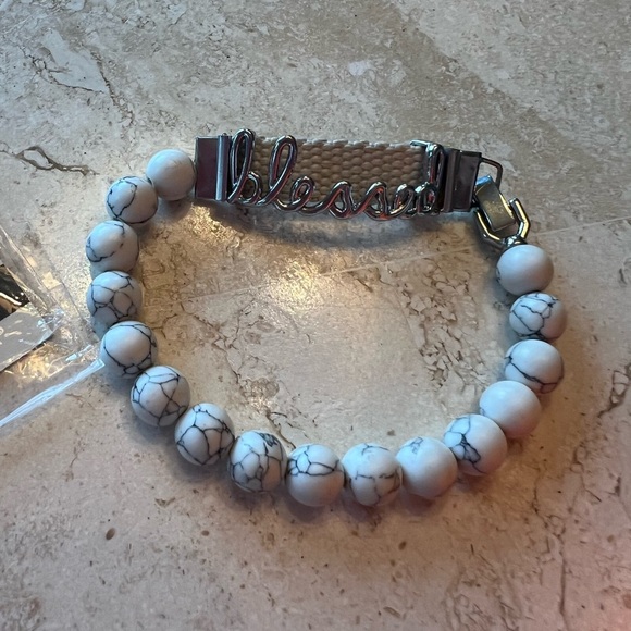 LOT - 17 Keep Collective Bracelets / Necklace / Cuff + Bonus Charm - Picture 2 of 13